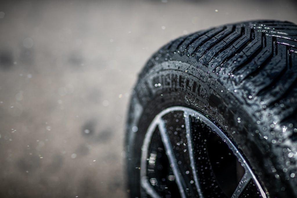 Henkilö- ja pakettiautojen renkaat